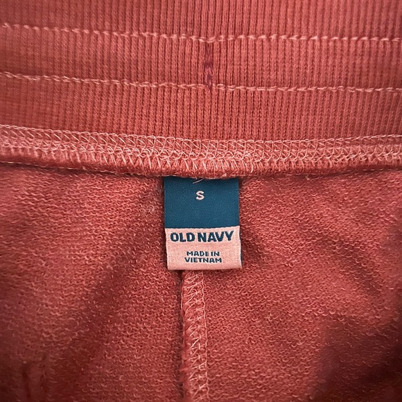 Old navy shorts - Picture 4 of 4